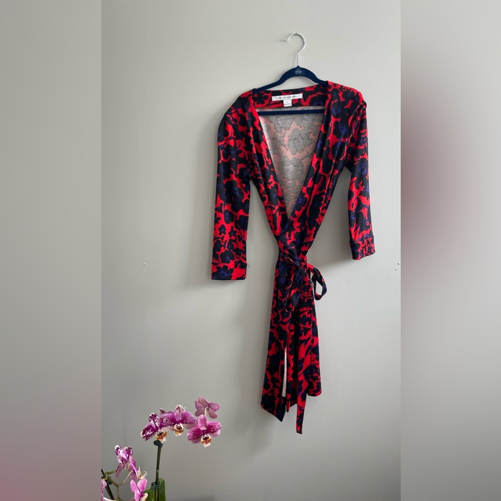 Diane von Furstenberg wrap dress. Size 2.  About knee length.